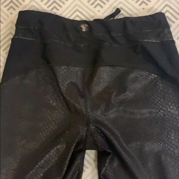 💥CROC--EMBOSSED cropped sweatpants💥 - Picture 7 of 8